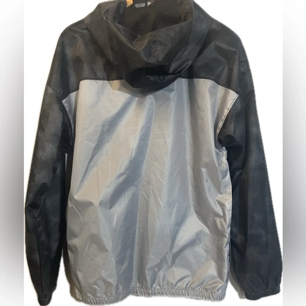 Under Armour Two-Tone Black and Gray WindbreakerYouth L